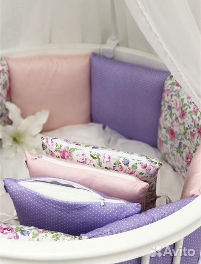 Бортики в детскую кроватку и пастельное белье