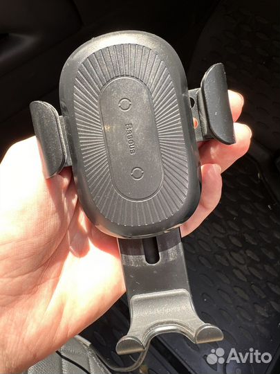 Беспроводная зарядка в автомобиль Baseus