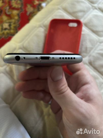 Телефон iPhone 6s
