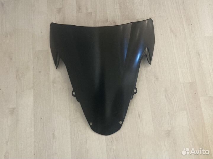 Suzuki gsxr стекло