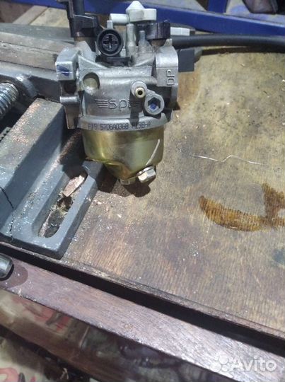 Продам карбюратор от снегоуборщика