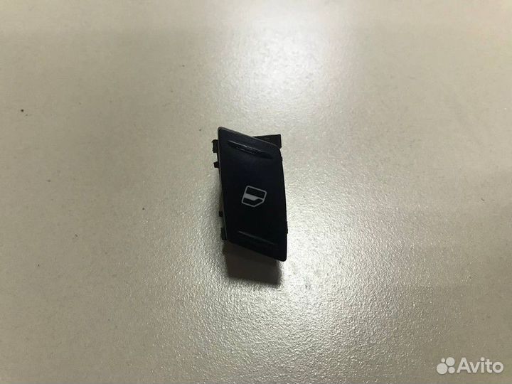 Кнопка стеклоподъемника передняя правая