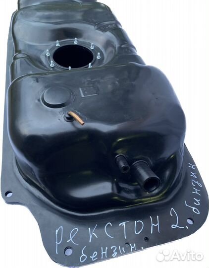 Бак топливный Ssang Yong Rexton 2 г.в. 2006-2012