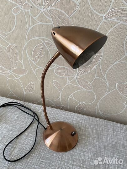 Лампа настольная