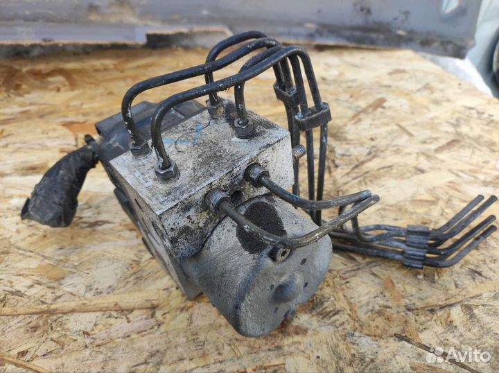 Subaru Impreza GG2 блок ABS