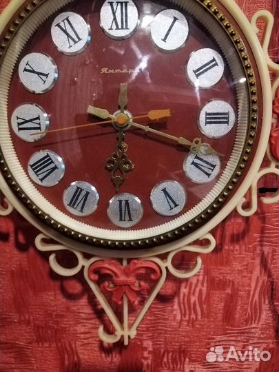 Часы настенные СССР янтарь