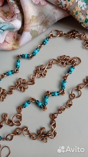 Подвеска на декоративной цепи и серьги из меди