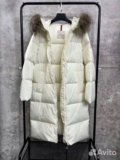 Пуховик женский Moncler