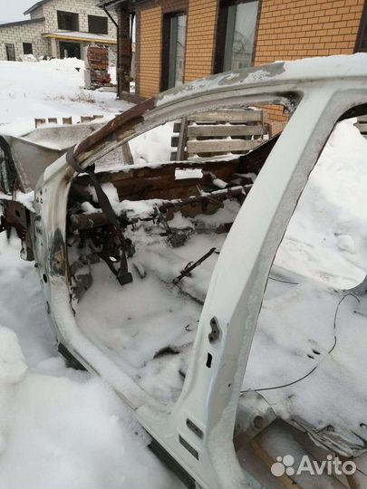 Кузов toyota rav4 2013 машина в разборе