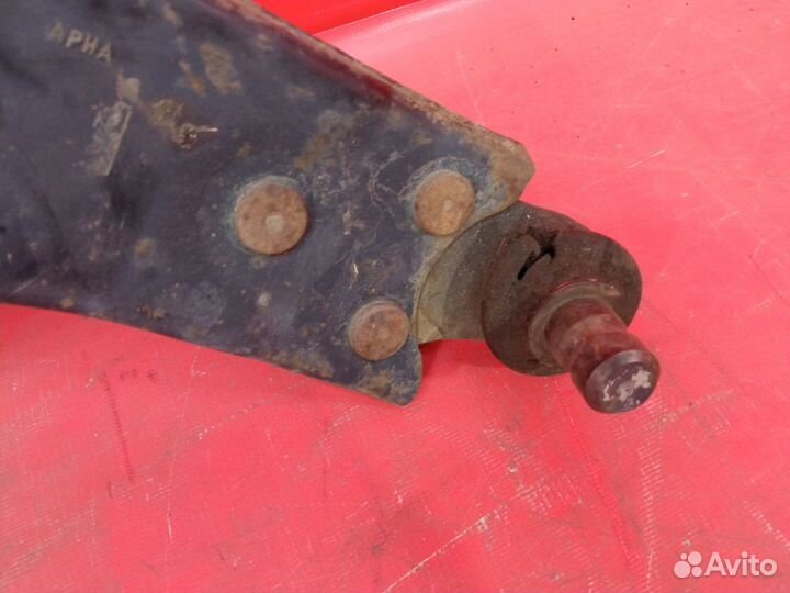 Рычаг подвески передний правый Ford Focus 3