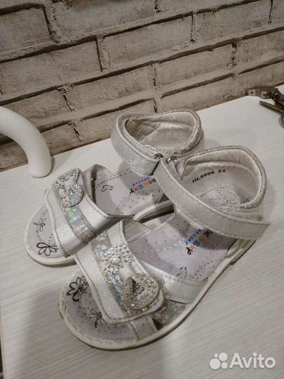 Босоножки для девочки 23 размер