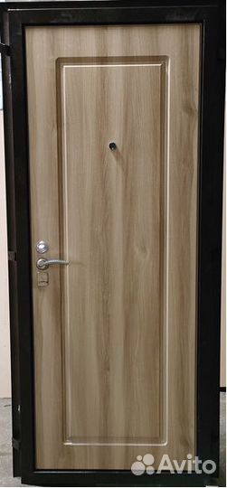 Дверь входная металлическая новая