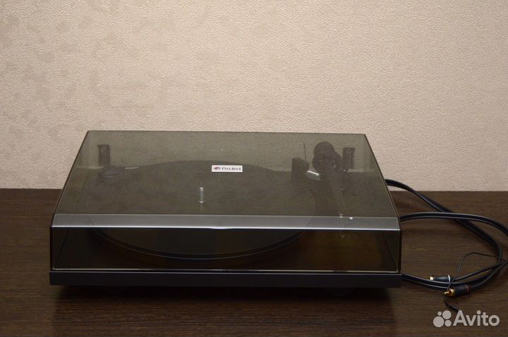 Проигрыватель винила Pro-Ject Essential II