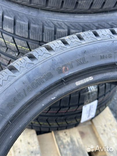 iLink Wintervorhut Stud II 245/40 R18 97T