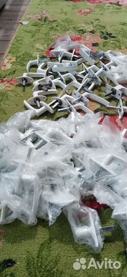 Ручка оконная с замком