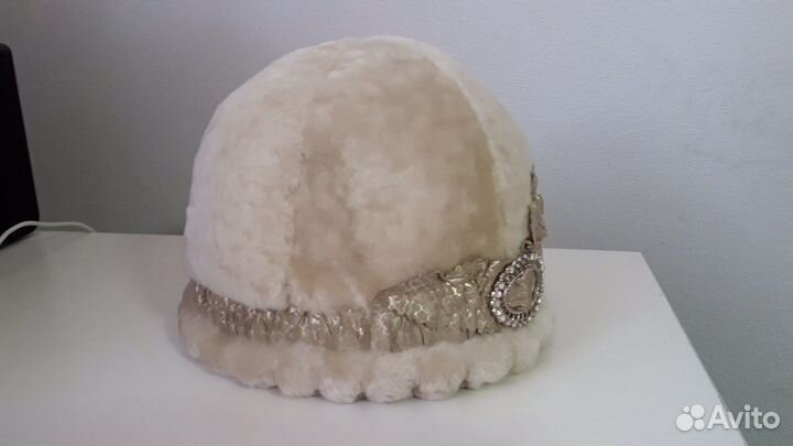 Мутоновая женская шапка