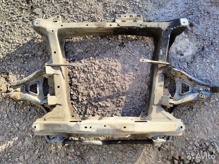 Подрамник двигателя Kangoo ор-л 8200741075