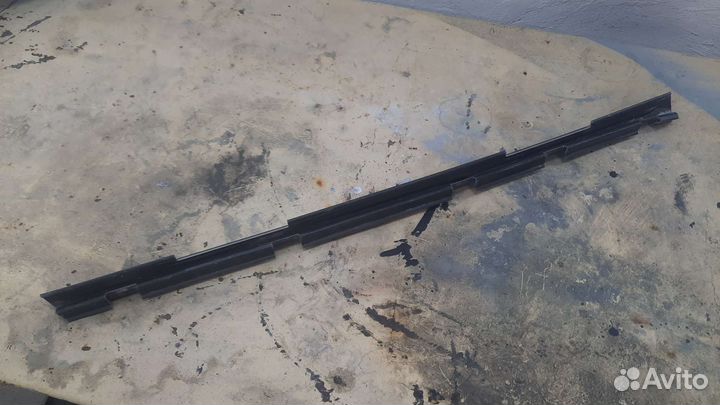 Уплотнитель стекла двери П/Л Bora/golf 4