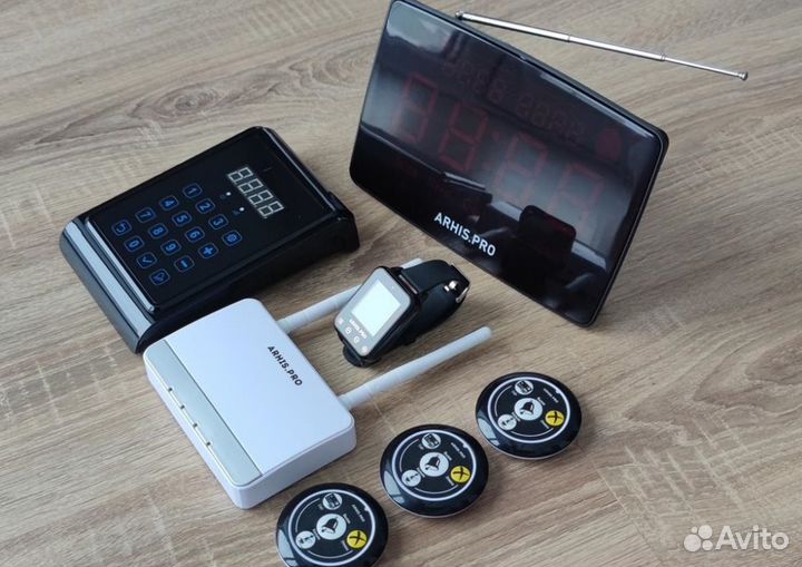 Браслет официанта и кнопка вызова персонала