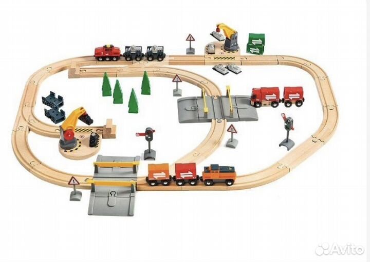 Brio Набор с самодвижущимся поездом 33165