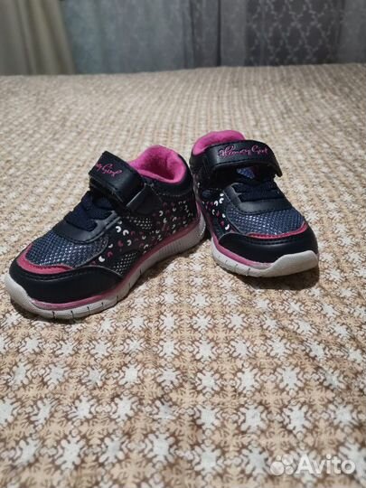 Кроссовки для девочки