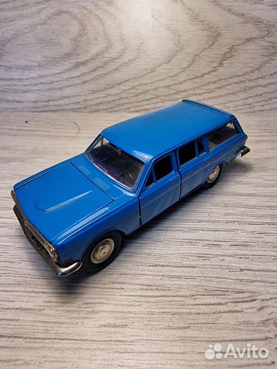 Волга газ 2402 1/43 модель без ми