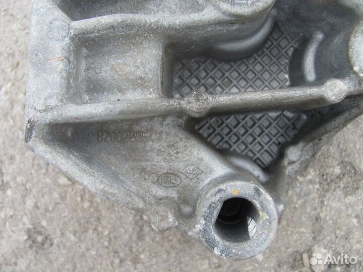 Кронштейн опоры кпп Renault Рено