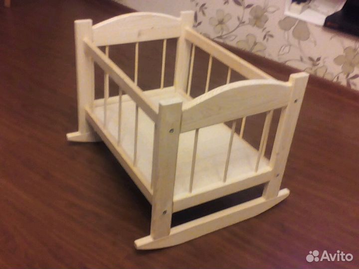 Детская кроватка для кукол