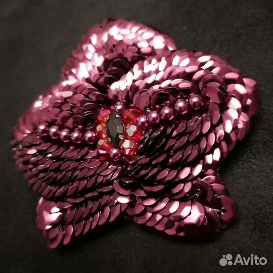 Брошь ручной работы