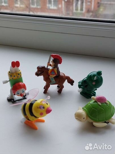 Игрушка заводная