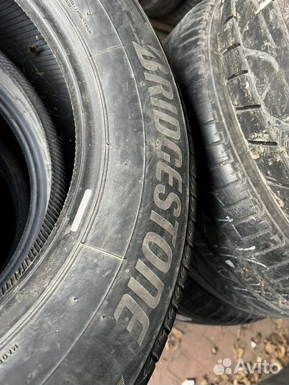 Bridgestone Alenza 001 225/65 R17