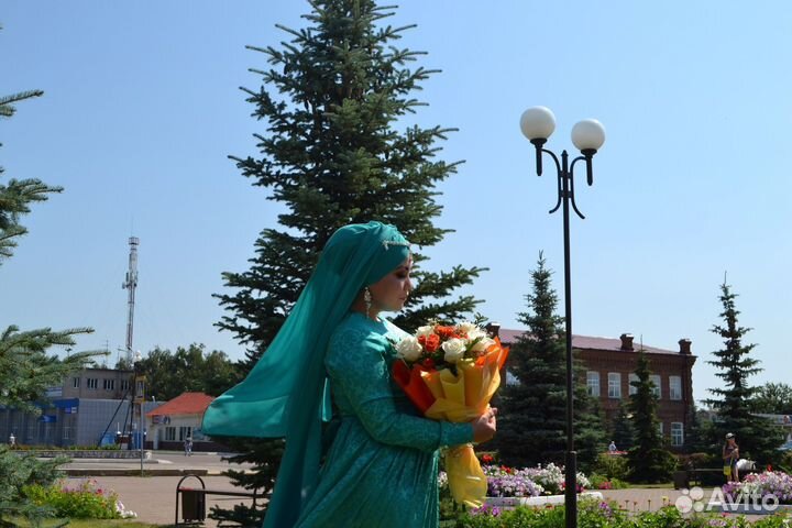 Платье на никах 48