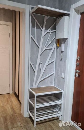 Прихожая вешалка