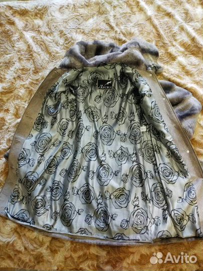 Шуба из мутона с капюшоном