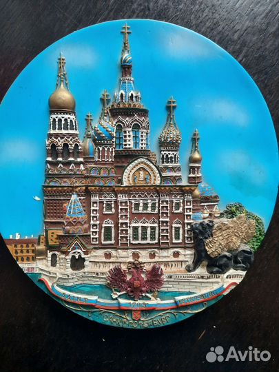 Настенная тарелка
