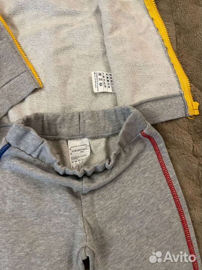 Серый костюм 4000. На рост 90 см. Benetton