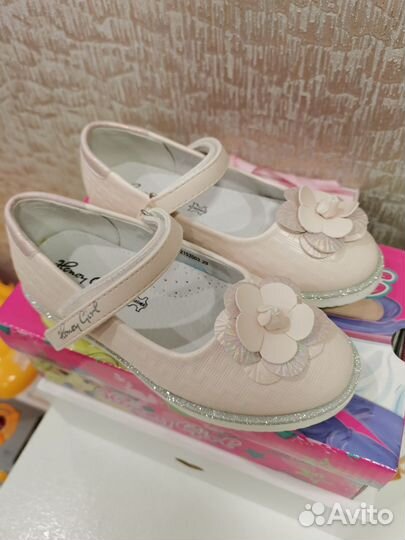 Туфли для девочки новые