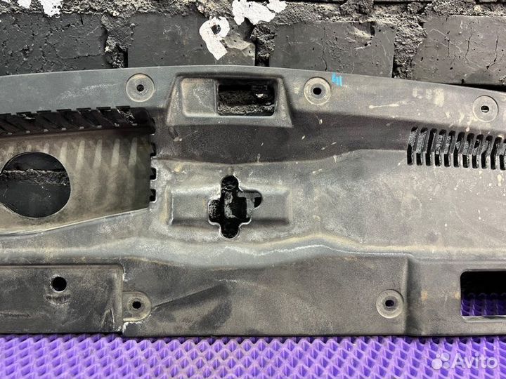 Накладка замка капота Mitsubishi Outlander