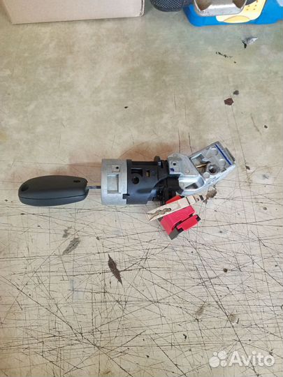 Замок зажигания LADA vesta 2017г