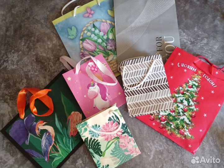 Бумажные подарочные пакеты набор