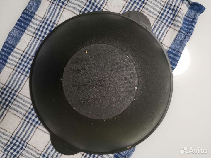 Сковорода WOK чугунная
