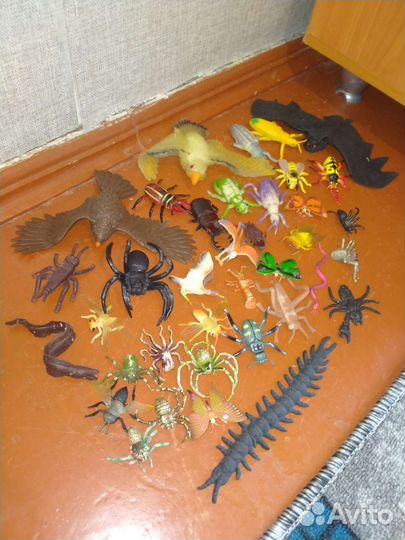 Фигурки насекомых и птиц