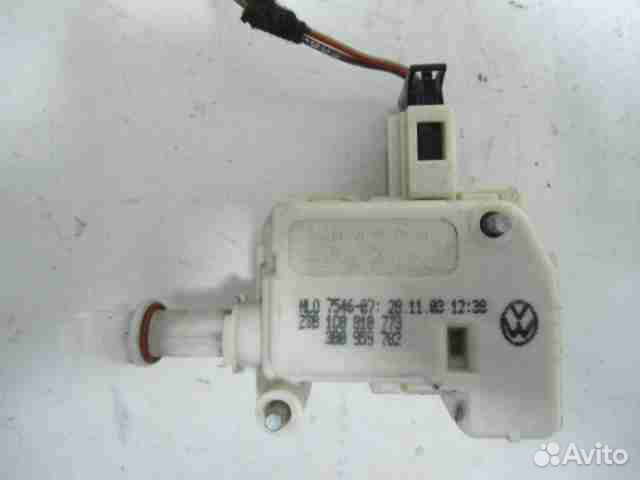 Моторчик лючка бензобака Volkswagen Phaeton 2004 3B0959782