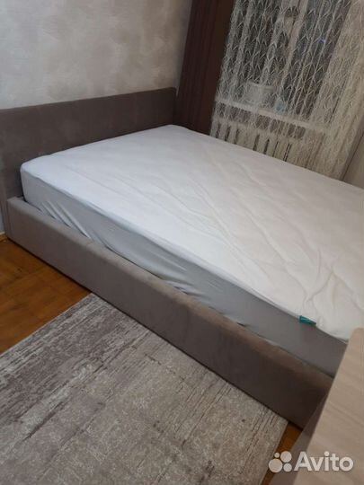 Кровать