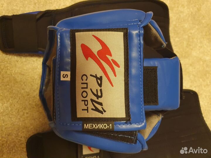 Боксерский шлем, защита голени,перчатки на ребёнка