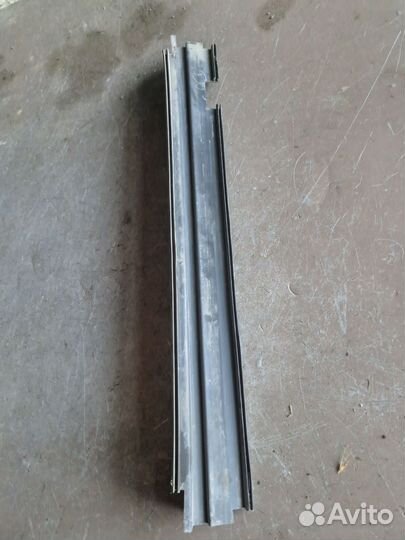 Уплотнитель подкапотный Cadillac SRX