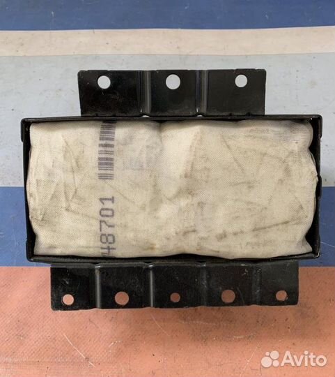 Подушка безопасности в торпедо Kia