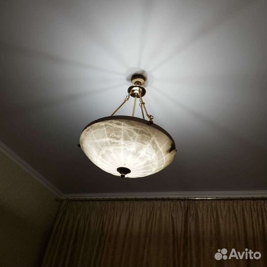 Люстра мраморная