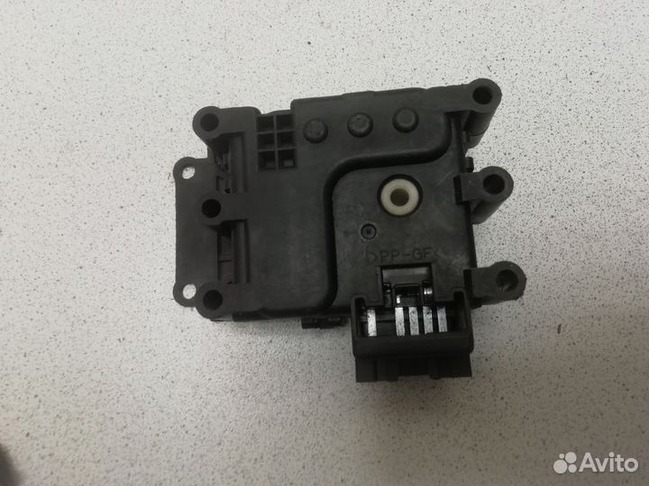 Моторчик заслонки печки