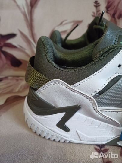 Кроссовки Adidas новые 43размер